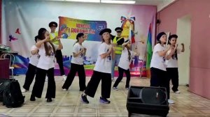 Отряд ЮИД " Засветись" МОУ "СОШ 2 г. Кондопоги "   танец " Изучайте ПДД в песнях танцах и игре"