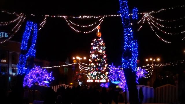 Ёлка на площади Новомосковск. смотреть онлайн