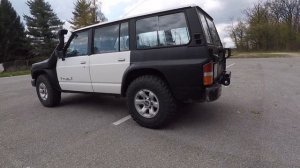 Nissan Patrol Y60 Stock suspension  on 255/85/16 Toyo M/T