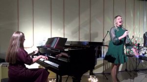 Светлана Цуцура Евгения Торжкова - А.Зацепин "Звенит январская вьюга"