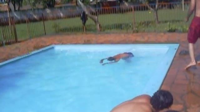 quem fica mais tempo em baixo d'aqua смотреть онлайн