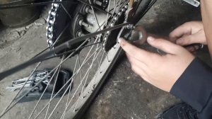 МОТОВЕЛИК СЛОМАЛСЯ?😯ЗАМЕНА ПОКРЫШЕК НА МОТОВЕЛОСИПЕДЕ!)