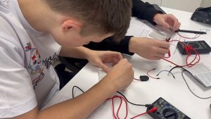 Сюжет про физиков