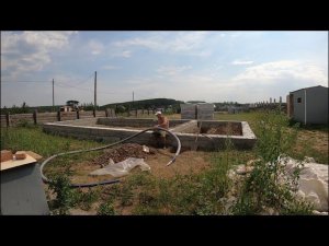 Отсыпаем фундамент. Подготовка к стяжке пола.
