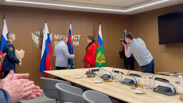 СЛУЖУ РОССИИ.МАКЕЕВА.Гос.награда #анастасиямакеева #актриса #россия #награда #серебрянаямедаль