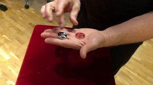 китайские монеты_ красная и черная