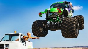 Самый эпичный погром монстр-траков на дорогах  😱 BeamNG.Drive