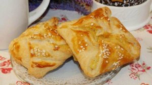 Сырные слойки