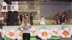 Танцевальное дефиле "Мамины вещи"ТС ИРЭН