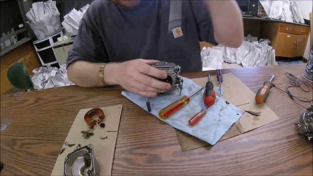 Starting Mariner 40HP 2-Stroke Outboard Boat Motor After 20 Years смотреть онлайн