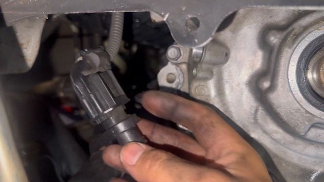 Toyota 2.5L Crankshaft Position Sensor Location/ Replacement. RAV4 CAMRY SCION TC смотреть онлайн