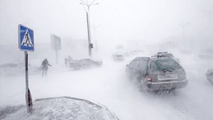 Москва утопает в сугробах. Мощный снегопад обрушился на российскую столицу