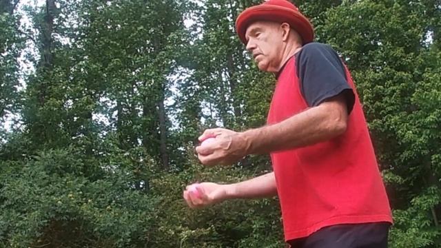 How To Juggle Three Balls in a Circle / Tutorial juggling not the cascade смотреть онлайн