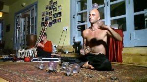 Сверх возможности человека  Йог Криштиан и его шары