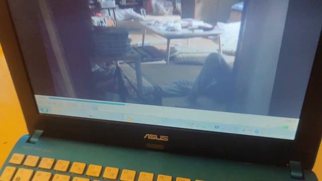 Нетбук Asus eee pc 1025CE смотреть онлайн