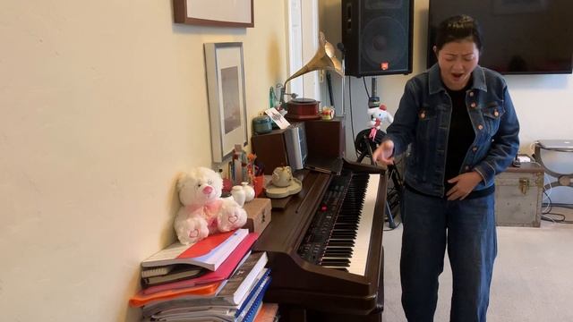 EP09 學唱歌｜歌唱教學｜有力量的聲音怎麼練？｜乾貨滿滿｜跟我一起哈哈哈｜歌唱自學必備秘笈。梅楣小學堂【EP09】 смотреть онлайн