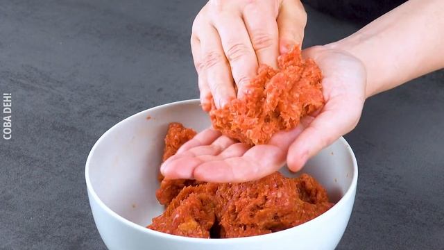Nikmati Libur dengan Bola Daging Isi Paprika Telur