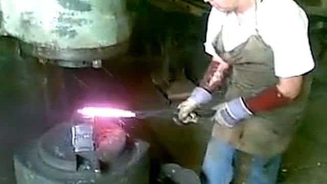 Во кузнице