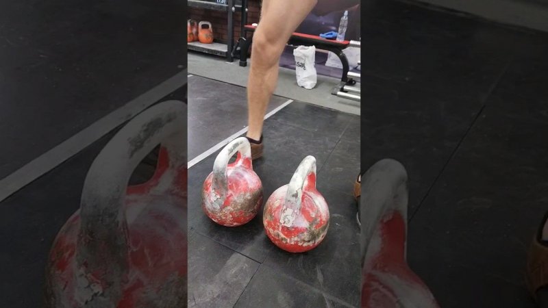 Треним 3 раза в день каждый день! Кайф! 20 тренек в неделю #рывок #sports #гири #толчок #спорт #гиря