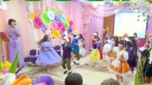 Выпускной. Танец "Вставай, с первыми лучами вставай"Дет. центр "Умка"на Берегового г.Алматы