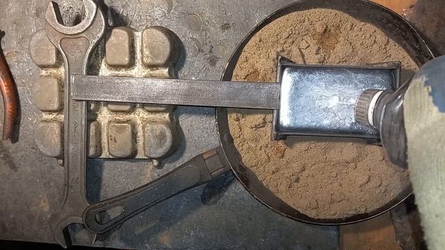 Строительтво пирамиды из цинковых анодов.