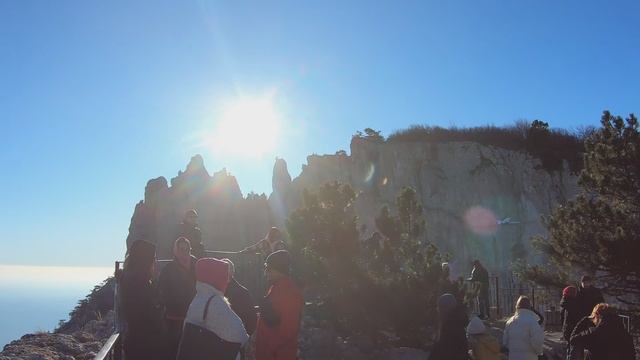 КРЫМ 2025. 1 ЯНВАРЯ. Мы в ШОКЕ! Туристы не спят, они массово едут на "АЙ - ПЕТРИ"!