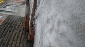 Падение с электровелосипеда зимой. (4К видео)