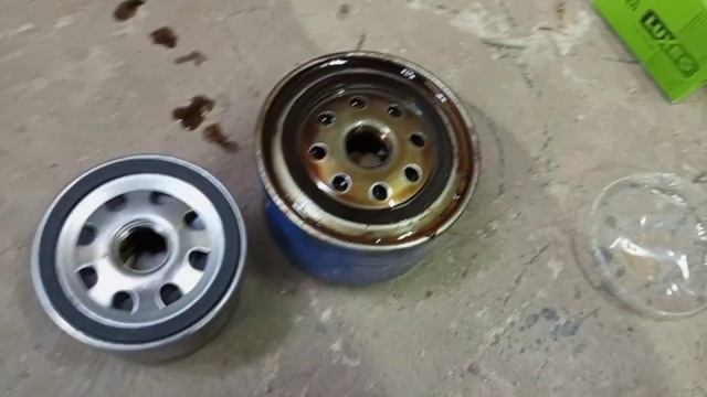 Меняем масло в гараже Двигатель 129 Ларгус Кросс смотреть онлайн