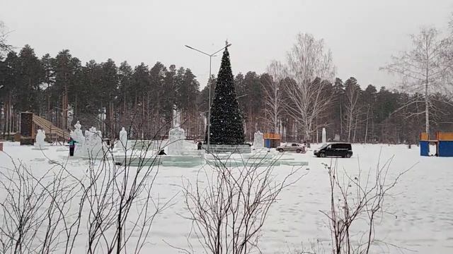 строительство ёлки в полевском на 2023 год смотреть онлайн