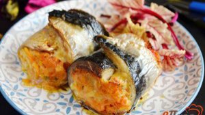 Рулеты из скумбрии с сыром и овощами