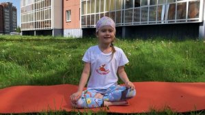 BUGS YOGA with Polly