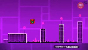 Прохождение первого уровня на три монеты в Geometry Dash