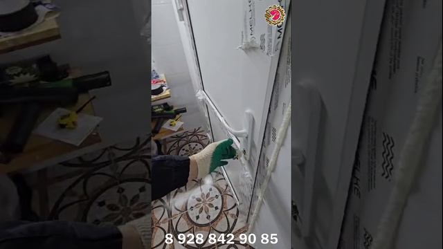 ⚒️Установка пластиковой двери Melke в частном доме в Геленджике 🏘