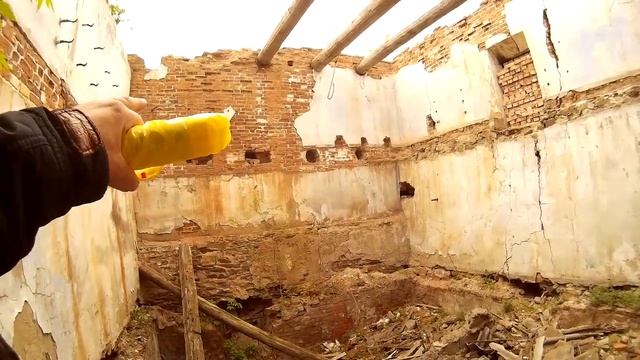 БУДНИ ТРОИЧАНИНА... 3-х этажный дом, после раскопок дрожжат руки...в следующий раз спущусь вниз... смотреть онлайн