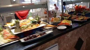 Buffet at Brisas del Caribe in Varadero, Cuba 🇨🇺