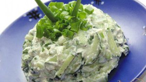 Салат из творога со свежим огурцом