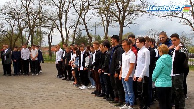 В керченском техникуме установили арт-объект смотреть онлайн