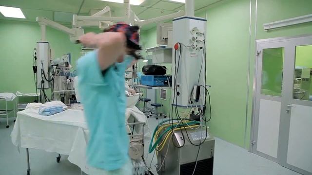 Операция (операционный зал) Surgery (operating room)