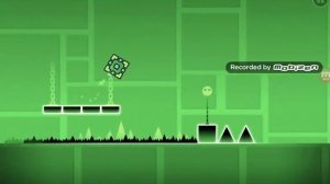 Я играю в geometry dash (моё первое видео)