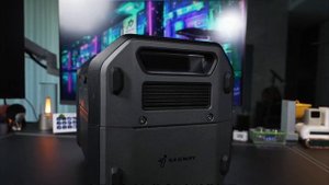 Портативная зарядная станция Segway CUBE 2000 номинальной мощностью 2200 Вт и ёмкостью батареи 2048