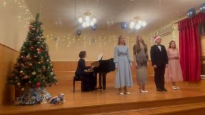 Последний час декабря
Автор слов: Николай Фоменко.
Автор музыки: Максим Леонидов.