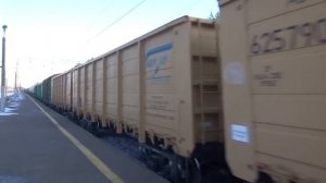 Электровозы ВЛ80С-456 и ВЛ80С-1401 с грузовыми поездами