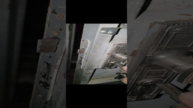 Если в середине января внезапно началась зима, и замёрз замок, обработайте его тормозной жидкостью.