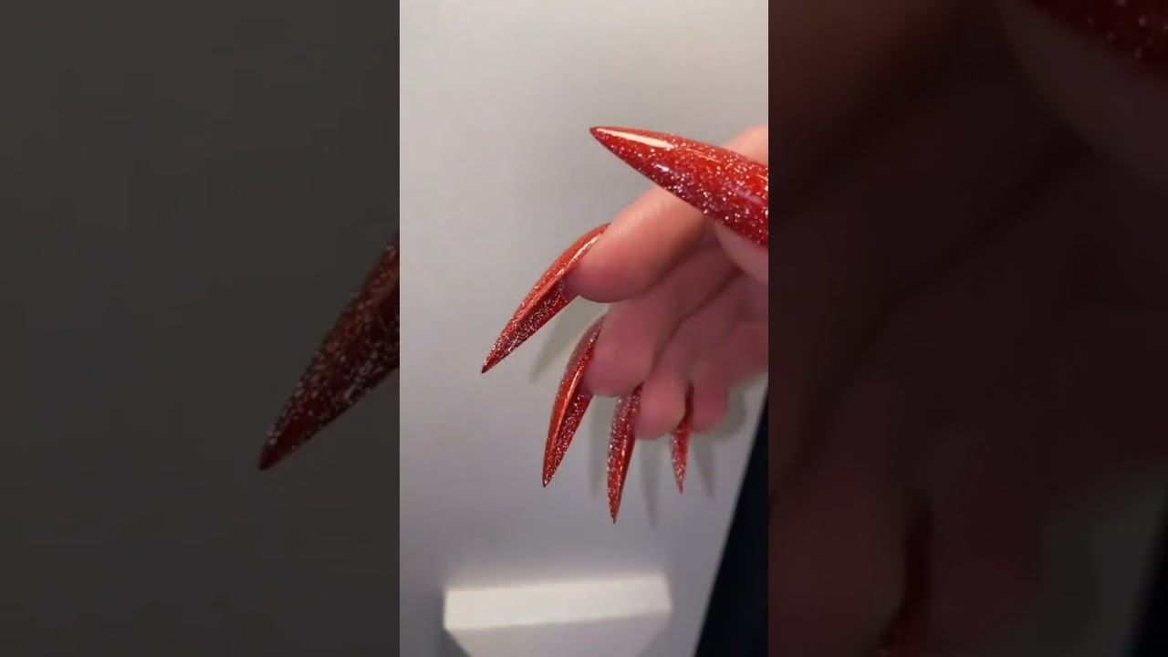 Горячий и блестящий! #маникюрновыйгод#маникюр #дизайнногтей  #nailsdesign