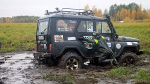 Уаз по бездорожью. Катаемся на Уазе по грязи.