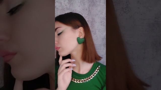 КРАСИВАЯ, А ВНУТРИ КОБРА 💚🐍 #makeuptutorial #косметика #shorts #макияж #змея #like #рекомендации