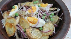 Салат с жареной картошкой