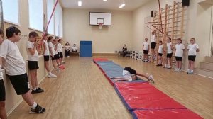 Кувырок назад ч плечо. Обучение