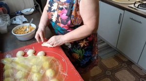 Опять пироги с капустой.