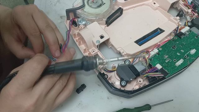 Робот-пылесос philips FC8795 не работает смотреть онлайн